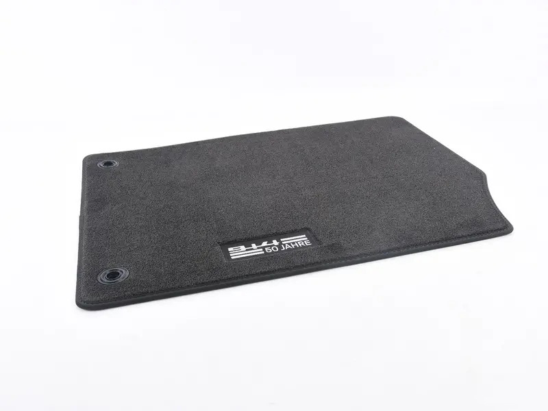 1 set footmats (textile). This part number is no longer available. 91455100050