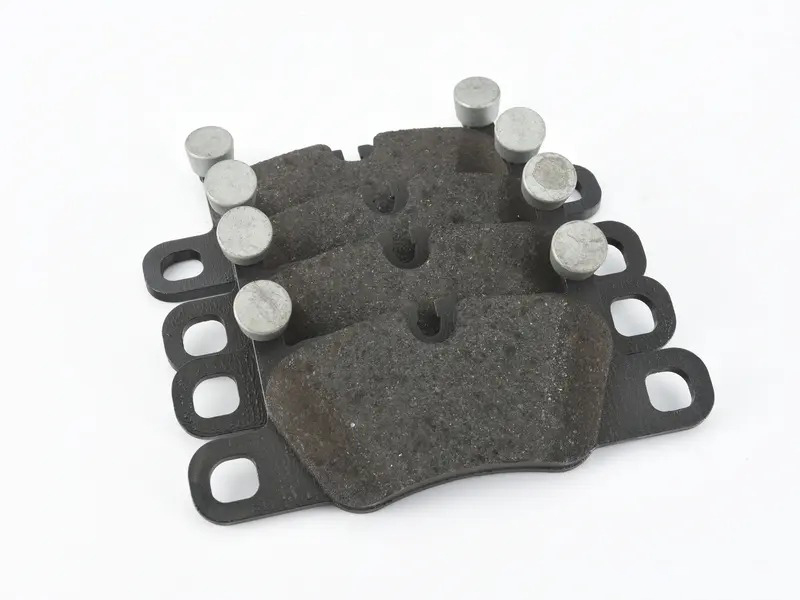 1 set of brake pads for disc brakes 99135294904