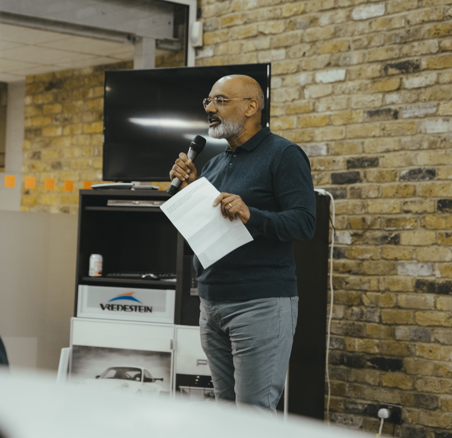 Design911 由员工自豪所有。