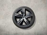 22 英寸 Macan 独家设计冬季车轮和轮胎套件，高光黑色。保时捷 Macan-e - 95C044600N