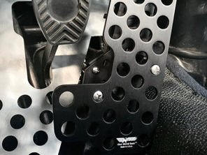 Einstellbare Gaspedalverlängerung. Porsche 911 / 964 / 993 / 944 / 968 / 928 / 986 / 996 - 96442311101, 96442311100, 9114211102, 91142311103, 927723511A, 827723511B