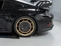 Aerodynamische schijven achterwiel van koolstofvezel. Porsche 992.1 GT3
