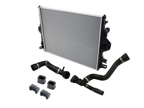 Circuit de refroidissement avec durites, partie centrale. Porsche 958 Cayenne 3.0L Hybride 2015-2018 - 95810613210, 95810640120, 95810640221
