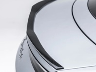 碳纤维后行李箱盖扰流板。保时捷 Taycan turbo / turbo S