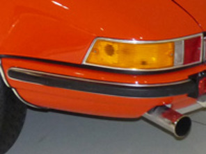 Breiter Gummi und Leisten der hinteren Stoßstangenecke. Porsche 911 ab 1965 - 90150504650, 90150504651, 90150504652, 901.505.046.52, 901 505 046 52 90150504651, 901.505.046.51, 901 505 046 51, 901.505.046.50, 901.505.048.50, 901 505 048 50, 901 505 046 50, 90150504850