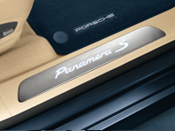 Bas de caisse en aluminium éclairé. Porsche Panamera >>2011 - 97004480027, 97004480028, 97004480029, 97004480025, 97004480026