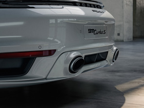 Terminali di scarico sportivi ovali in argento dell'impianto di scarico sportivo. Porsche 992 Turbo/Turbo S - 992044232