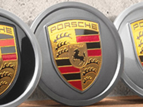Copricerchi in platino (satinato-lucido) con stemma Porsche colorato per Porsche Taycan / Panamera - 9J1073000C
