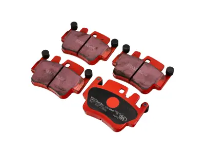 EBC RED Remblokken 'Road' Voorzijde. Porsche 996 / 997 / 986 / 987 Boxster / 987 Cayman - 99635294903, 99735193904, 99635294902, 99735193905, 99735193907, 99635294904 - DP31514C, E2405, T5104