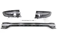 LED-Heckleuchten mit Lichtblende, abgedunkelt. schwarz eingefärbter „PORSCHE“ Schriftzug Porsche Macan II - 95B04490502, 95B945091N, 95B945092N, 95B945208FY, 95B853687A