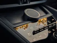 适用于保时捷 Macan Electric 的带 MagSafe 的无线手机充电器