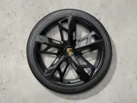 21 英寸 Cross Turismo 设计冬季车轮和轮胎套件，全黑（高光）涂漆。保时捷 Taycan (MK2) Cross Turismo 2024>> - 9J1073603LB - 9J1073603LB