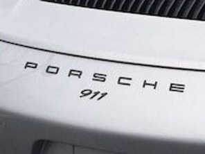 Stemma posteriore nero 'PORSCHE 911' per Porsche 991.2 - 99104480381041
