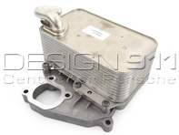 Kühlerölkühler am Motor. Porsche Cayenne / Macan / Panamera - 95810727121
