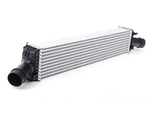 中冷器。保时捷 Macan 汽油版 2.0L 2014-18 款 - 8K0145805P, 8K0145805G, PAB145805A - DL-E125