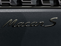 Badge achter MACAN S, in zwart (mat). Porsche Macan II / Macan II S - 95B044815710K1, 95B04481571