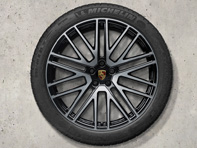 21' Macan 911 Turbo Design Llantas de aleación y neumáticos de verano Original Porsche - 95B044668J