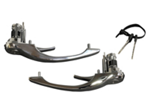 镀铬门把手（带锁和钥匙）。保时捷 911 1972-86 - 91153106100, 91153894105, 91153106135, 91153894100, 91153894200, 91153894205, 91153106200, 91153106235 - 1687100710