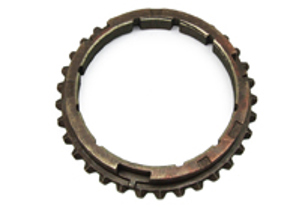 Syncro ring 5th gear. Porsche 924 / 924S / 944 - 014311295E