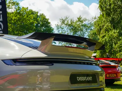 Vaste achterspoiler van koolstofvezel. Porsche 992.1 Coupé / 992.2 Coupé met Aerokit. - 992827929FG2x - 992.25.016.BC, 992.25.16.VGC, 992.25.16.PR, 992.25.16.GB