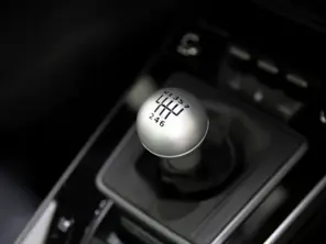 Klassischer 7-Gang-Schaltknauf aus Aluminium in Silber. Porsche 991 / 992 - 991424075108YR, 991424075208YR, 9914240752522W0, 991424075262W0, 991424075322W0, 991424980138YR, 991424980137A0, 991424980138C0, 991424980139H6, 99142498013N11, 99142498013PL1, 991424980238YR, 99142498023DSY, 99142498023DVG, 991424980236U7, 991424980237A0, 991424980238C0, 991424980239H6, 99142498023PL1, 99142498023N11, 991424075318YR, 991424980358YR, 99142498035OG6, 99142498035PL1, 99142498035OH7, 99142498035OK6, 991424980358C0, 991424980359H6, 992711141C8YR, 992711141DOX7, 992711141EOX7, 9927111418YR, 992711141FOX7