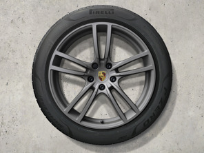 21" Cayenne Turbo in Vesuvgrauer Leichtmetallfelgen und Sommerreifen Original Porsche - 9Y0044663K