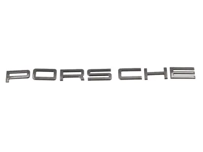 "PORSCHE" embleem voor achterklep - Agaatgrijs - voor Porsche 95B-3 Macan T 2022>> - 95B853687B
