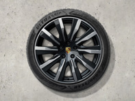 Juego de ruedas y neumáticos de invierno Taycan Tequipment Design de 20 pulgadas, pintados en negro (alto brillo). Porsche Taycan (MK2) 2024>> - 9J1073603HH