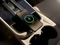 带 Magsafe 的无线手机充电器。保时捷 95B Macan 2022 年起 - 95B857921B, 95B857921BCZO, 95B857921C, 95B857921CCZO