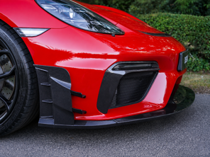 Frontale in carbonio, versione da pista per Porsche 718 GT4 / GT4 RS