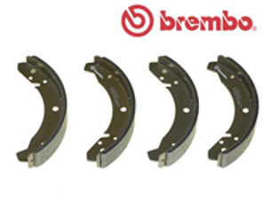 Mâchoires de frein à main (jeu de 4). Porsche 924 2.0L 1976-85 - 477609537D, 477609537B, 477609537C - S85501