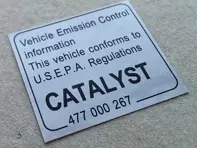 Calcomanía del convertidor catalítico. Porsche 911/924/928/944/968/Boxster - 477000267