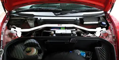 Puntone anteriore Brace. Porsche 987 Boxster - Ultra Racing - TW21860, TW2-1860