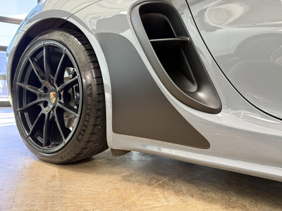 Protezioni sottoscocca MagnaFin WrapFin a forma di "pinna di squalo". Per Porsche 718 GTS / 718 GT4 / 718 GT4RS / 718 Spyder - WF718