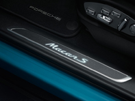 Dorpellijsten van geborsteld donkerzilver aluminium, verlicht. Porsche Macan II - 95B044810, 95B044811, 95B044812, 95B044813