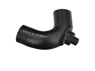 Manguera angular de agua del radiador. Porsche 924 - 047121175