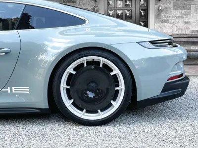 EVO Aero Scheibenrad hinten aus Carbonfaser für Magnesiumfelgen. Porsche 992 ST