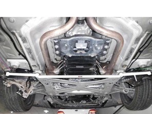 Onderste ophangbeugel voor. Porsche 970 Panamera V6 - URLA4-1879