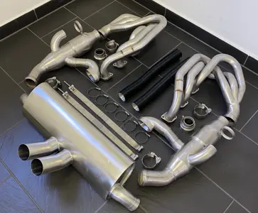 Scarico sportivo uscita centrale tubi GT con collettori CON riscaldamento. Porche 964 - 96411104205, 96411321316, 96411321315, 96411104504, 96411104502, 96411104605, 96421104004, 96421103905, 96421103932
