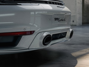 Uitlaatpijpen in zwart van het sportuitlaatsysteem. Porsche 992 Turbo/Turbo S - 992044230