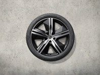 22 英寸 Macan Exclusive 设计夏季车轮和轮胎套件，高光黑色。保时捷 Macan-e - 95C044660N