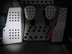 Rennline Aluminium Dead Pedal perforiert. Porsche 911/912/930 Targa/Cabrio und 964/993/944/924/968 - P13