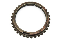 Syncro ring 5th gear. Porsche 924 / 924S / 944 - 014311295E - 1131300200