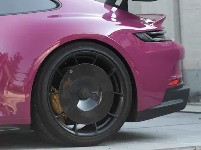 EVO Aero-Scheiben aus Kohlefaser für die Hinterachse. Porsche 992.1 GT3